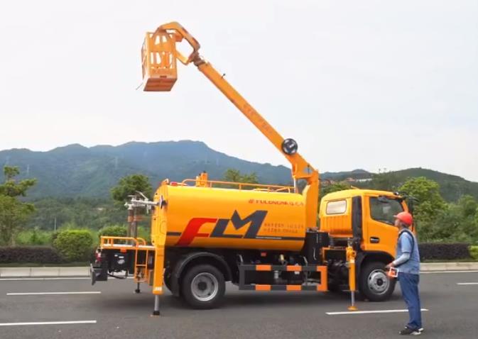 綠化噴灑車高空修剪一體車(圖5)